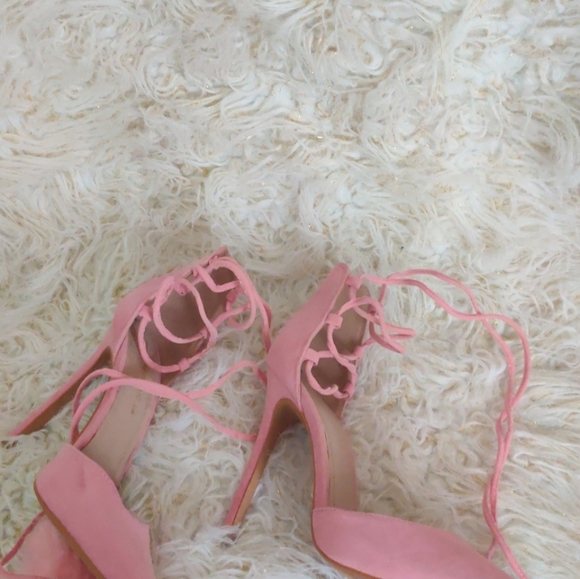 🌸SHOES 🌸 - Picture 3 of 4